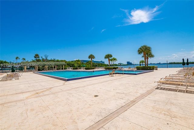 500 Bayview Dr 1227, Sunny Isles Beach, FL 33160