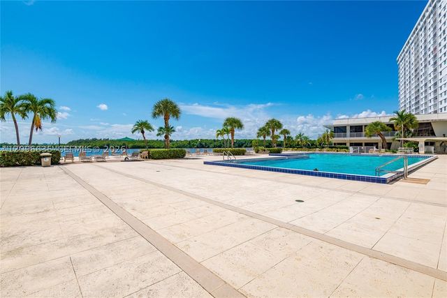 500 Bayview Dr 1227, Sunny Isles Beach, FL 33160