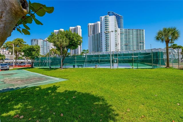 500 Bayview Dr 1227, Sunny Isles Beach, FL 33160