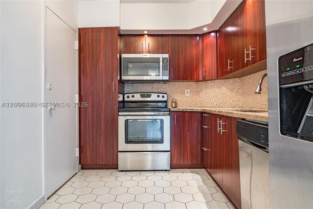 500 Bayview Dr 1227, Sunny Isles Beach, FL 33160