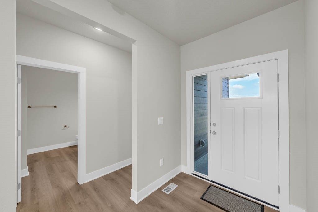 9636 NW 82nd Avenue, Johnston, IA 50131