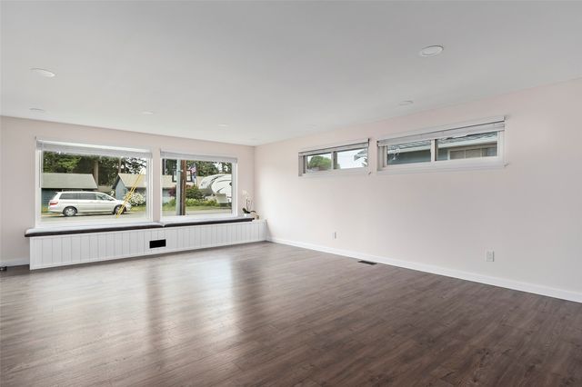 1880 NE 10th Avenue NE, Oak Harbor, WA 98277