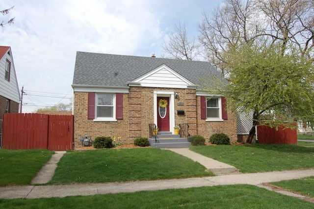 18008 Commercial Avenue, Lansing, IL 60438