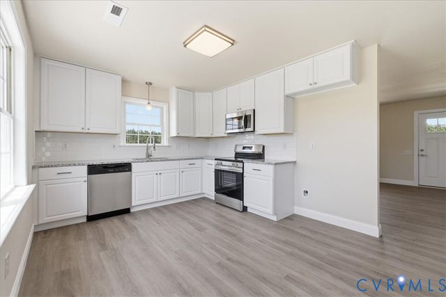 29156 Meadowview Dr, Waverly, VA 23890