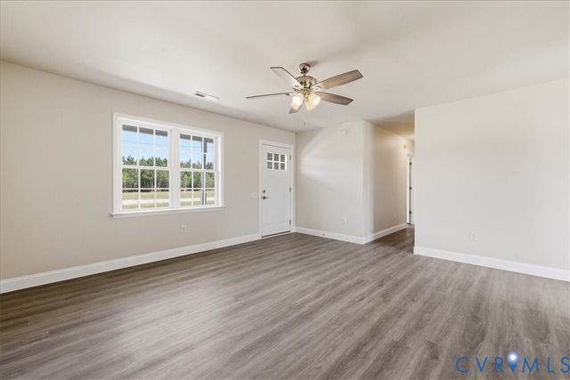 29156 Meadowview Dr, Waverly, VA 23890