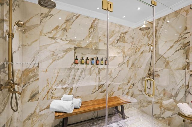 1625 Daytonia Rd, Miami Beach, FL 33141