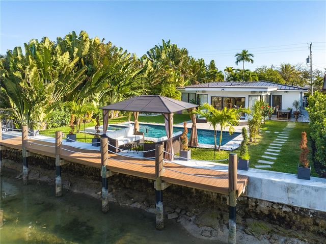 1625 Daytonia Rd, Miami Beach, FL 33141