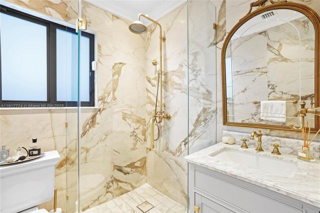 1625 Daytonia Rd, Miami Beach, FL 33141