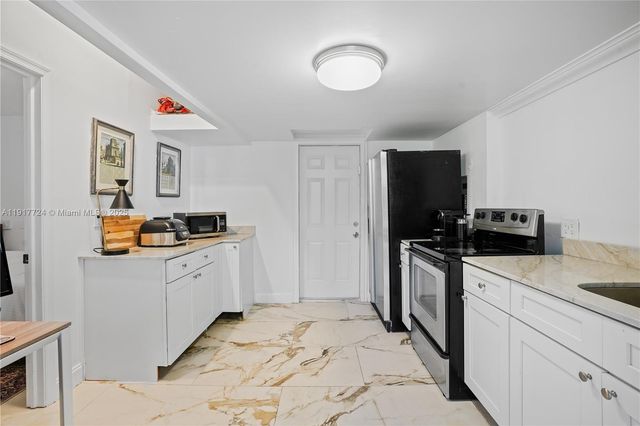 1625 Daytonia Rd, Miami Beach, FL 33141