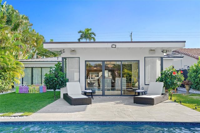 1625 Daytonia Rd, Miami Beach, FL 33141