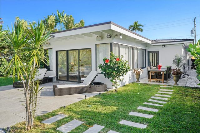 1625 Daytonia Rd, Miami Beach, FL 33141