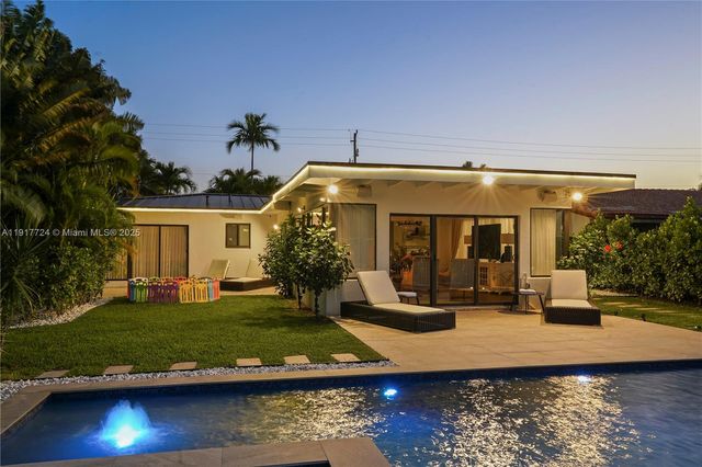 1625 Daytonia Rd, Miami Beach, FL 33141