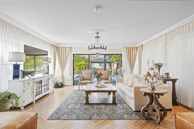 1625 Daytonia Rd, Miami Beach, FL 33141