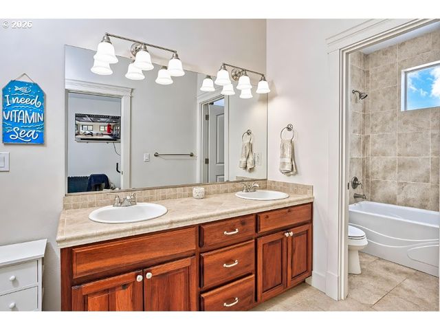 2108 S 19TH Way, Ridgefield, WA 98642