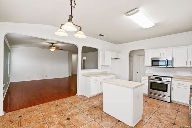 9844 CACTUS VLY, San Antonio, TX 78254