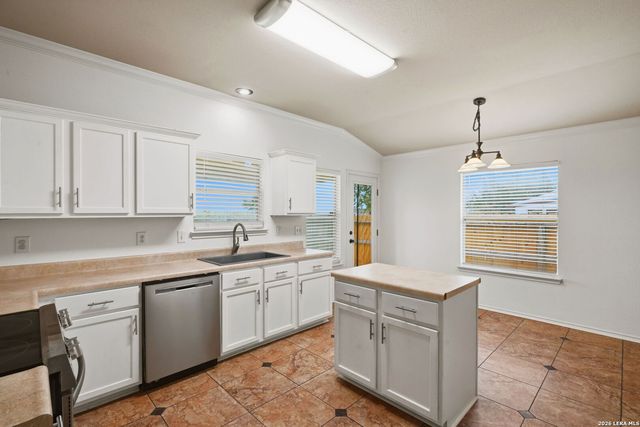 9844 CACTUS VLY, San Antonio, TX 78254