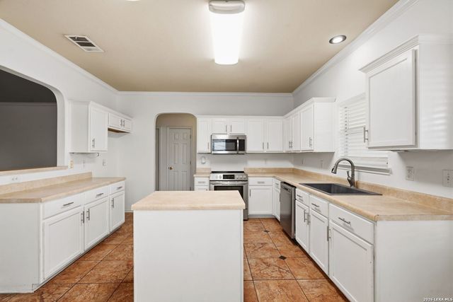 9844 CACTUS VLY, San Antonio, TX 78254
