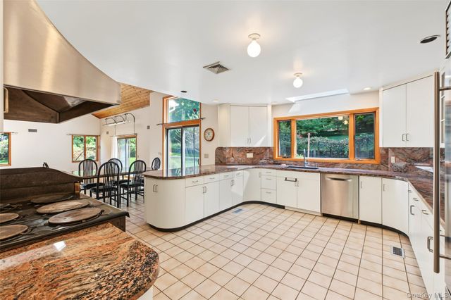 2054 Quaker Ridge Road, Croton-on-hudson, NY 10520