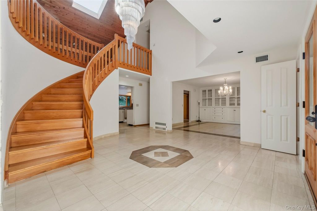 2054 Quaker Ridge Road, Croton-on-hudson, NY 10520 — photo 4