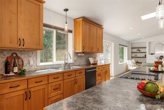 635 NE Stenman Lane, Poulsbo, WA 98370