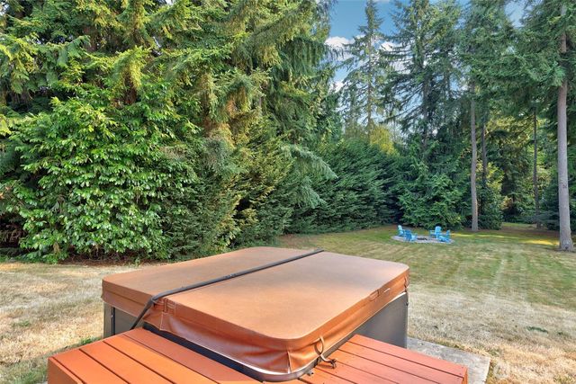 635 NE Stenman Lane, Poulsbo, WA 98370