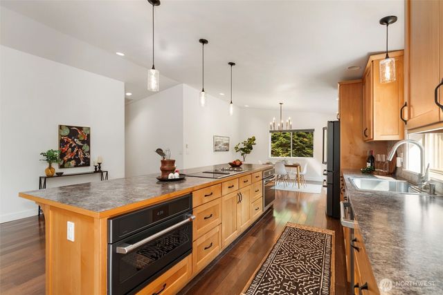 635 NE Stenman Lane, Poulsbo, WA 98370