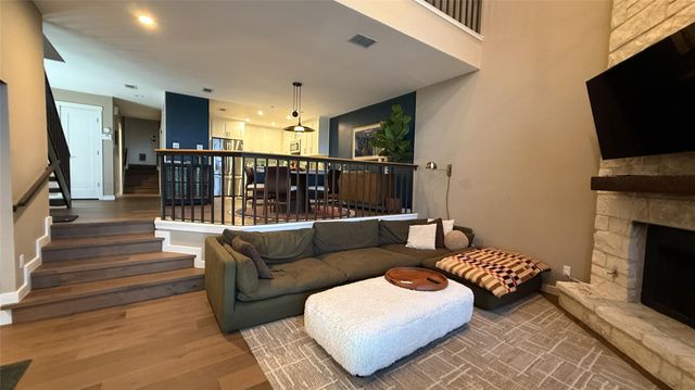 1321 Spyglass DR B, Austin, TX 78746