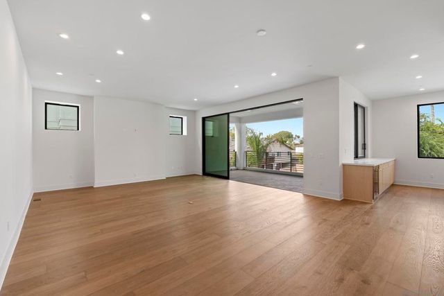 4835 Academy St, San Diego, CA 92109