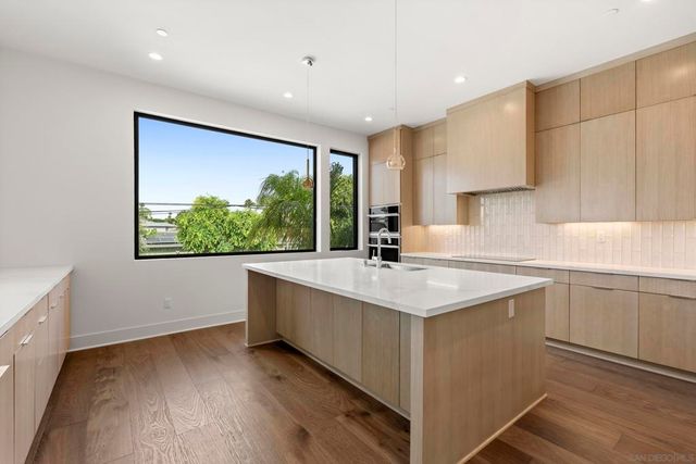 4835 Academy St, San Diego, CA 92109