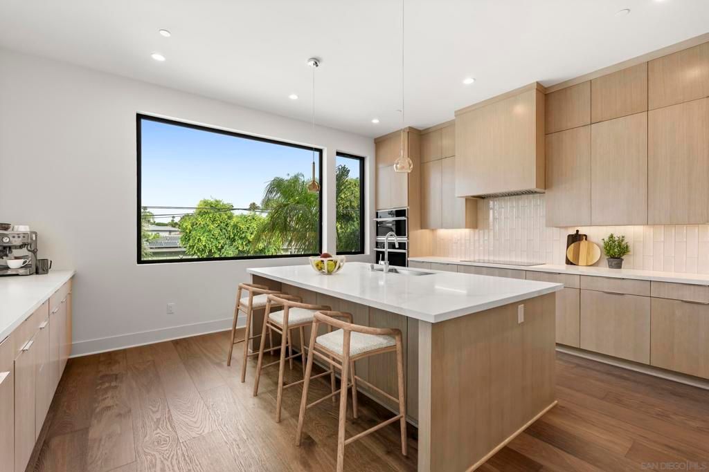 Image 13 of property listing at 4835 Academy St, San Diego, CA 92109