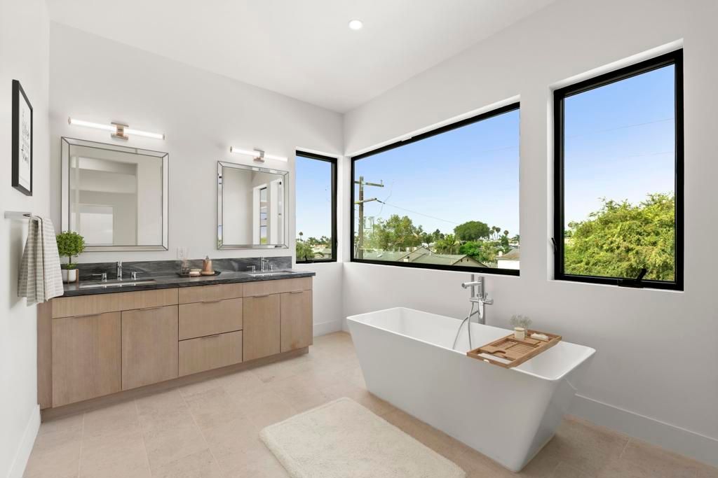 Image 17 of property listing at 4835 Academy St, San Diego, CA 92109