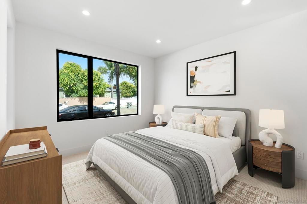 Image 3 of property listing at 4835 Academy St, San Diego, CA 92109