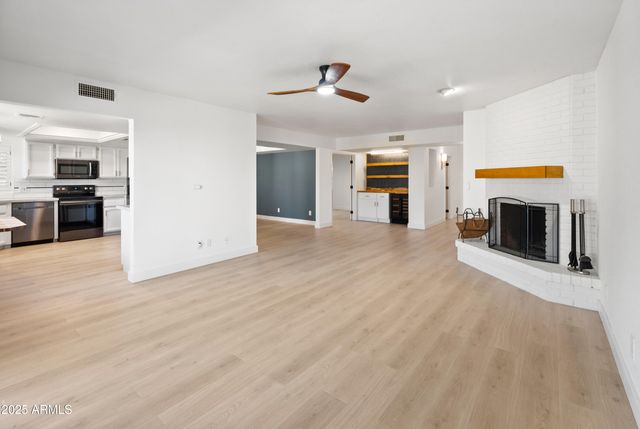 6240 E KELTON Lane, Scottsdale, AZ 85254