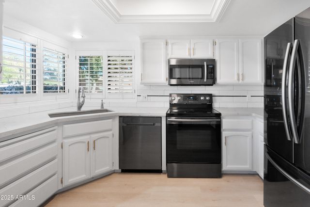 6240 E KELTON Lane, Scottsdale, AZ 85254