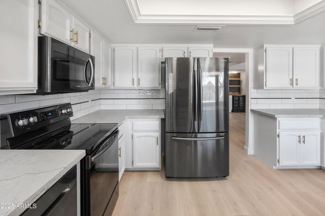 6240 E KELTON Lane, Scottsdale, AZ 85254