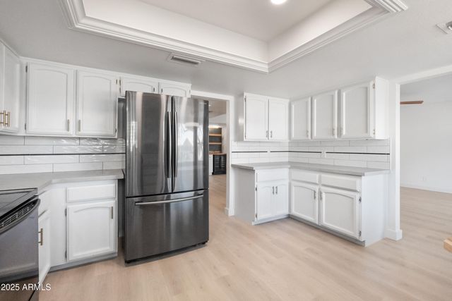 6240 E KELTON Lane, Scottsdale, AZ 85254