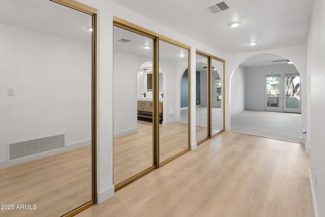 6240 E KELTON Lane, Scottsdale, AZ 85254