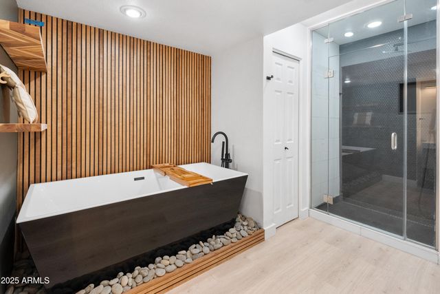 6240 E KELTON Lane, Scottsdale, AZ 85254