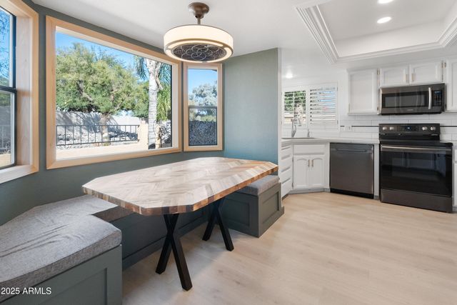 6240 E KELTON Lane, Scottsdale, AZ 85254