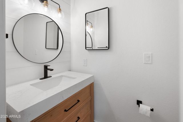 6240 E KELTON Lane, Scottsdale, AZ 85254