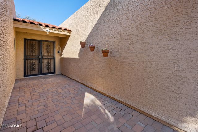 6240 E KELTON Lane, Scottsdale, AZ 85254