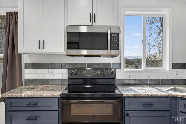 23466 Freezeout Rd, Caldwell, ID 83607