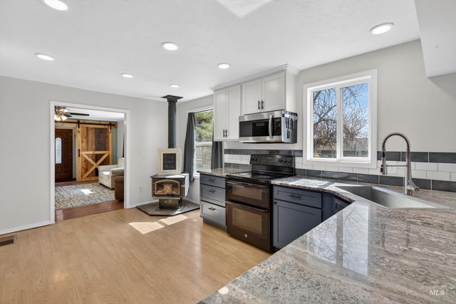 23466 Freezeout Rd, Caldwell, ID 83607