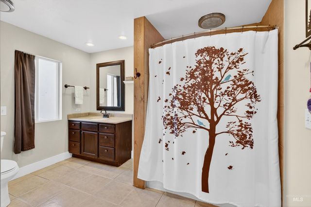 23466 Freezeout Rd, Caldwell, ID 83607