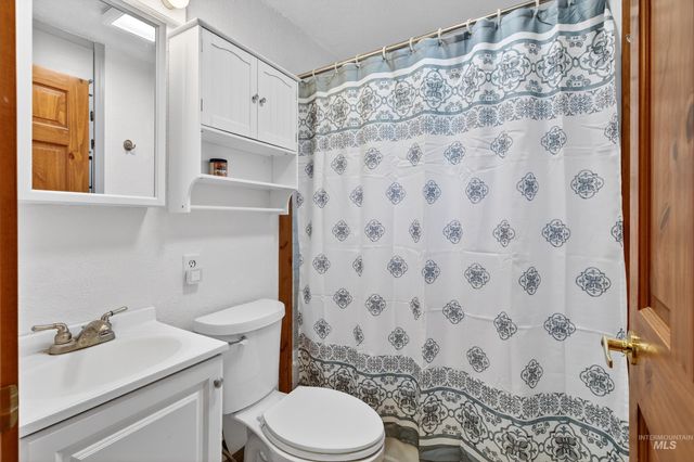 23466 Freezeout Rd, Caldwell, ID 83607