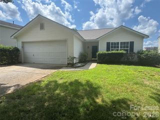 521 River View Drive, Lowell, NC 28098