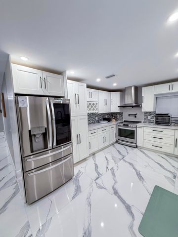 631 NW 39th Street, Oakland Park, FL 33309