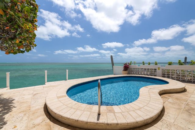 11399 6th Ave Ocean, Marathon, FL 33050