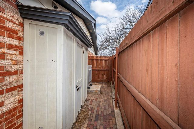 1837 City Avenue, Moore, OK 73160