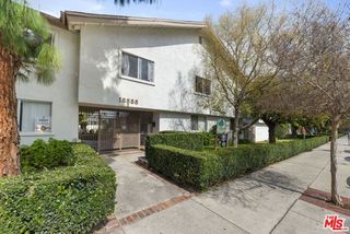 18555 Collins Street C11, Tarzana (los Angeles), CA 91356
